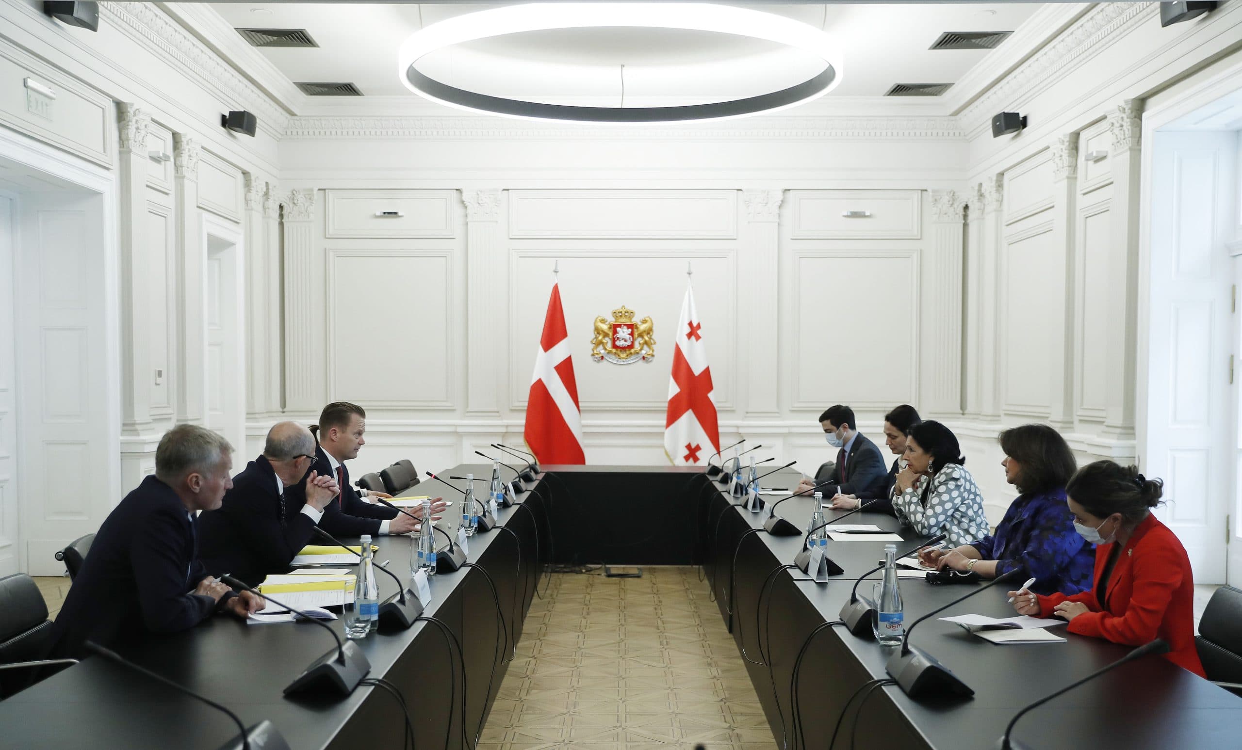 Frontnews image description