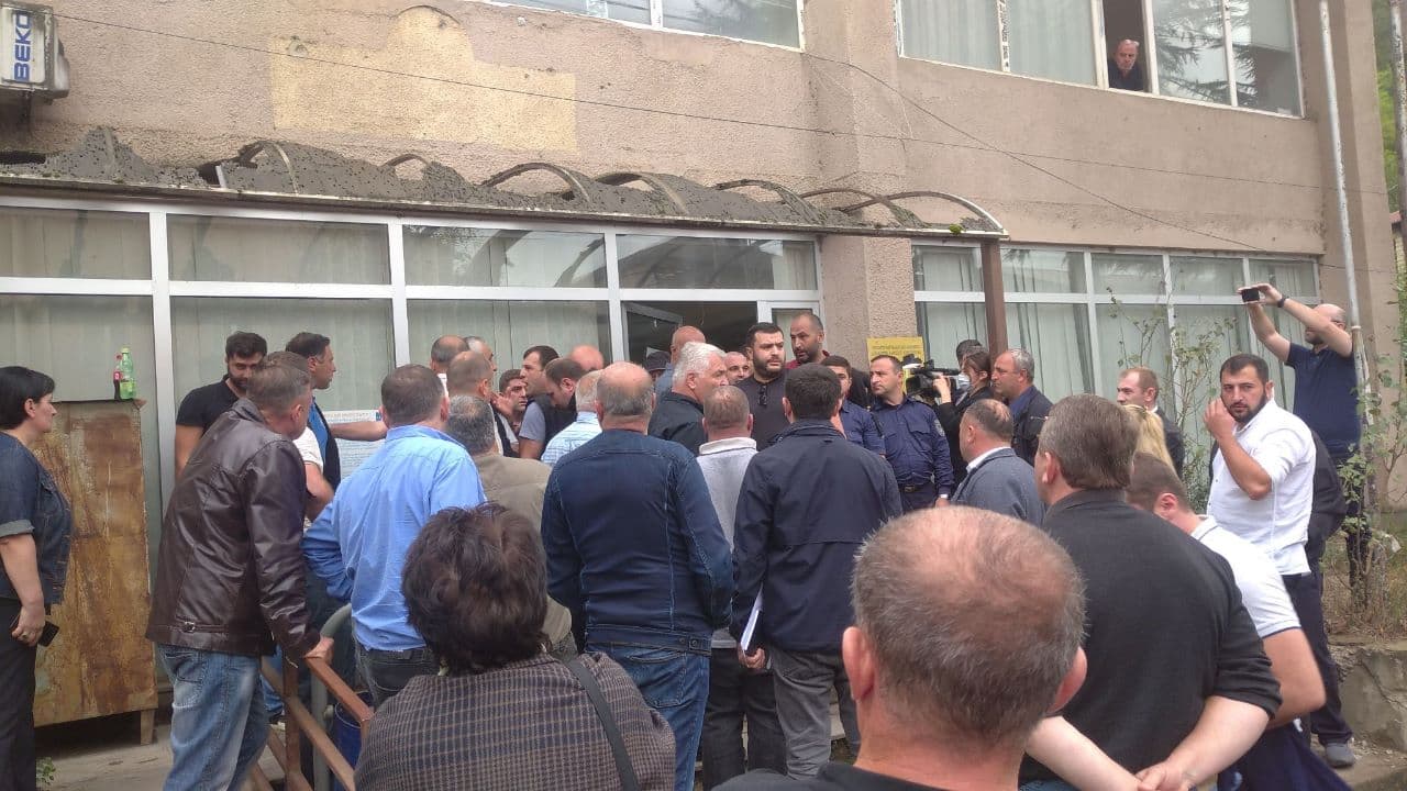 Frontnews image description