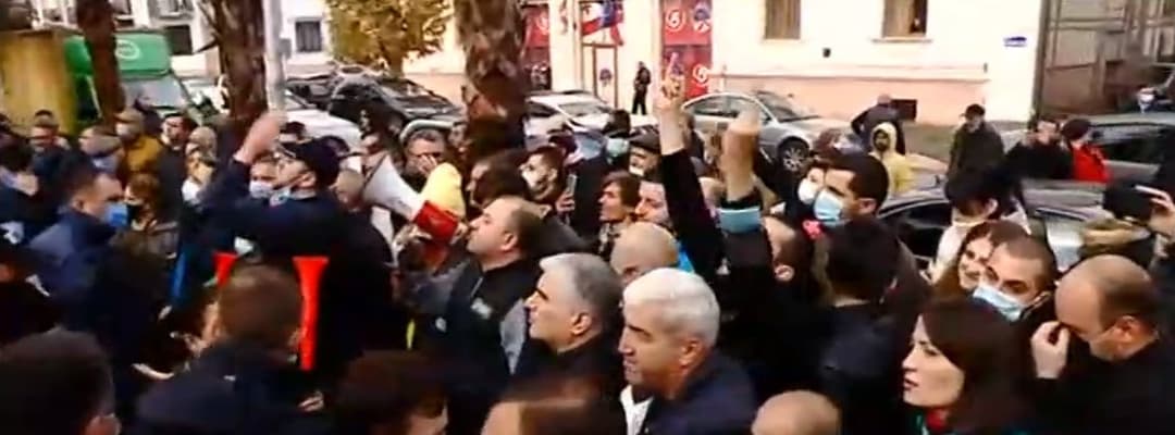 ბათუმისა და ზუგდიდის 2022 წლის ბიუჯეტი პროტესტის ფონზე დაამტკიცეს