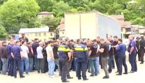 “ბორჯომის” ქარხანასთან ხმაური და დაპირისპირება იყო