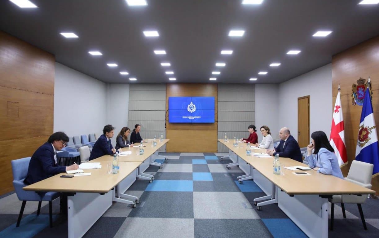 Frontnews image description