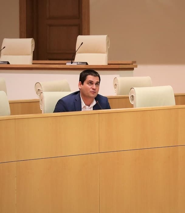 Frontnews image description