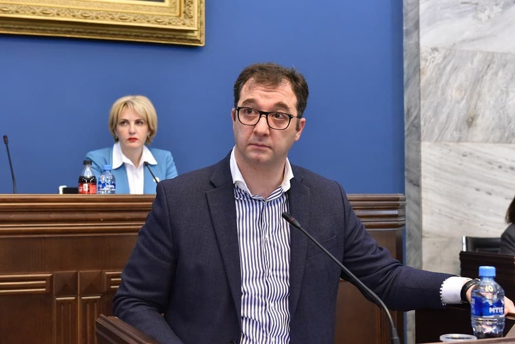 Frontnews image description