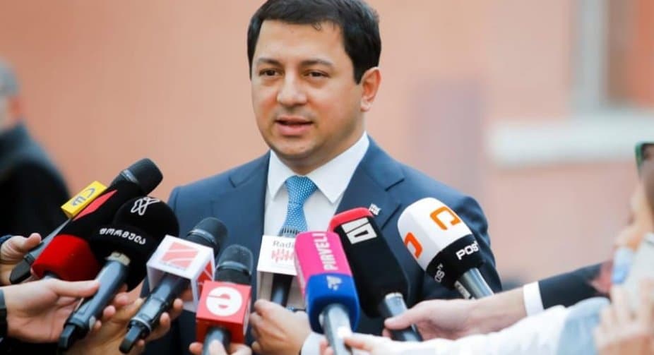 არჩილ თალაკვაძე – მისივე განცხადებით გამოდის, რომ საქართველოში ვლადიმერ პუტინმა ჩამოიყვანა