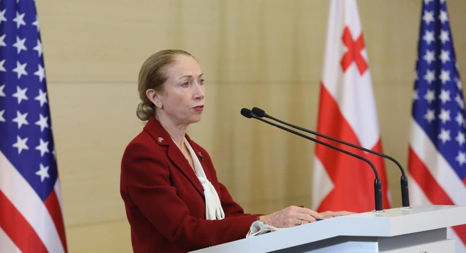 კელი დეგნანი – ბრალდებები აშშ-ისა და სხვების მიმართ, არის უგუნური, კონსპირაციის თეორიები, რომელსაც საფუძველი არ აქვს