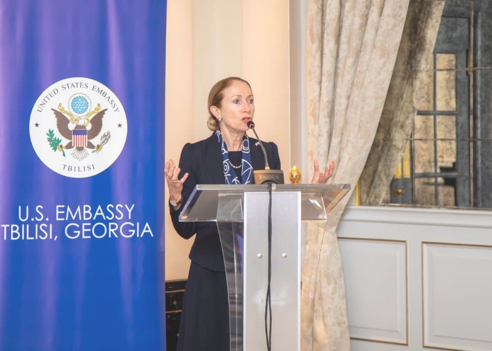 კელი დეგნანი – დაუსჯელი არ უნდა დარჩნენ ისინი, ვინც ჟურნალისტებზე თავდასხმით საქართველოს დემოკრატიას საფრთხეს უქმნიან