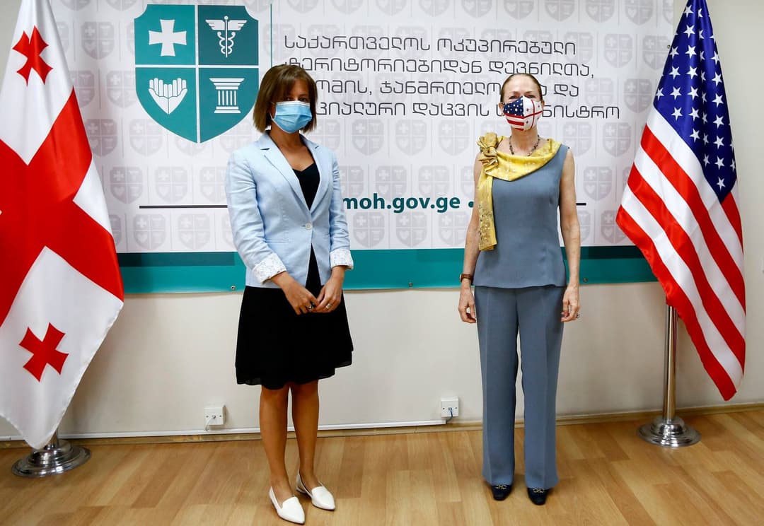 ეკატერინე ტიკარაძე კელი დეგნანს შეხვდა