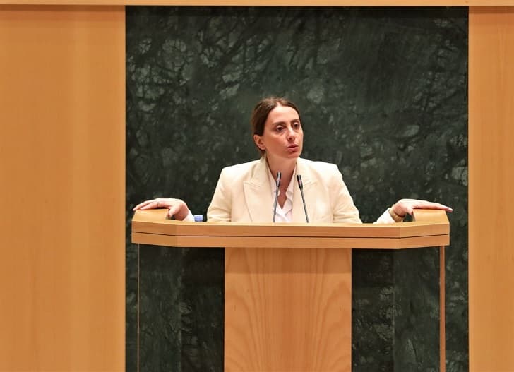 Frontnews image description