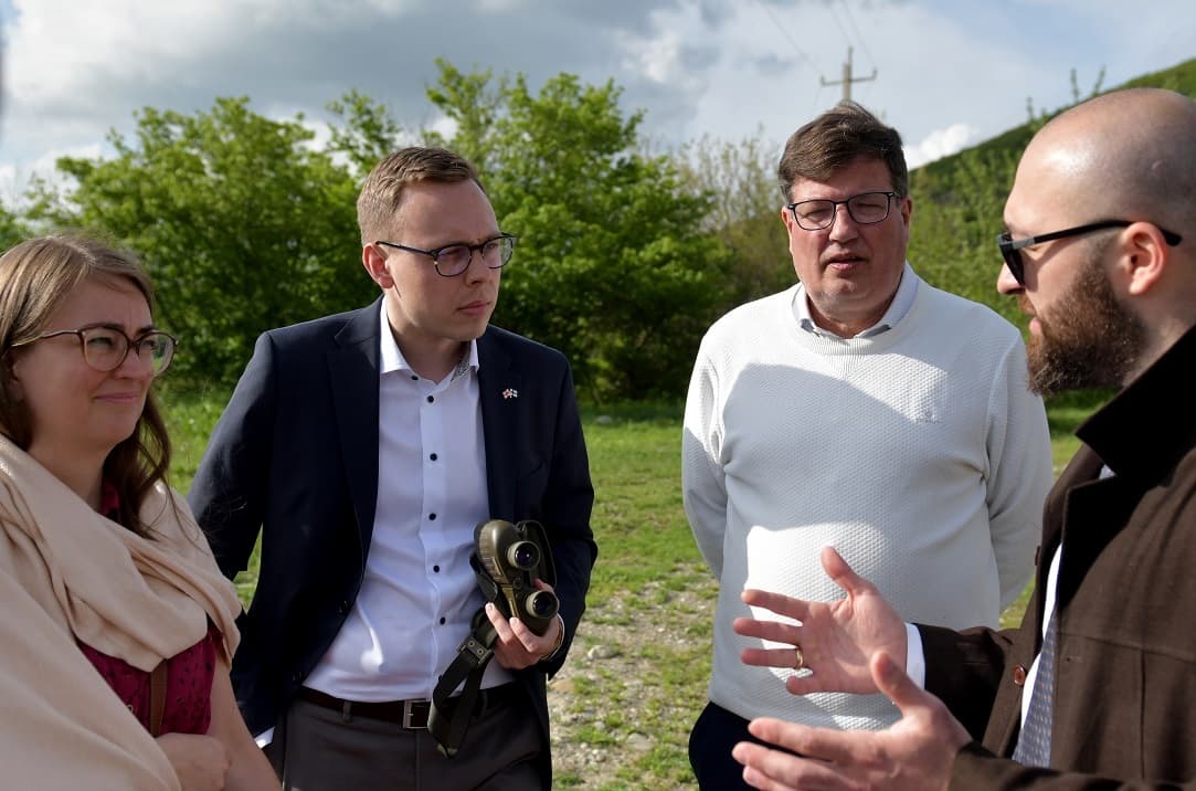 Frontnews image description