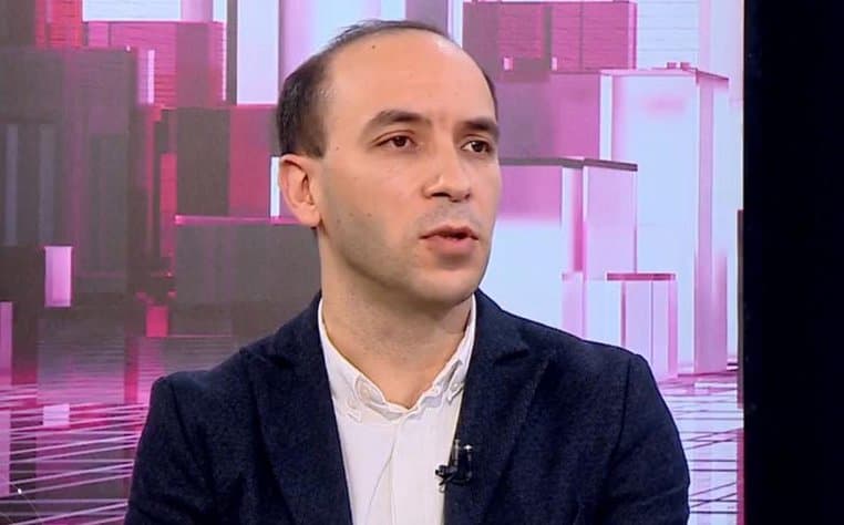 ადვოკატი – საერთო ჯამში, ფსიქოლოგიური და მორალური სიძლიერიდან გამომდინარე, მიხეილ სააკაშვილი თავს გრძნობს მხნედ