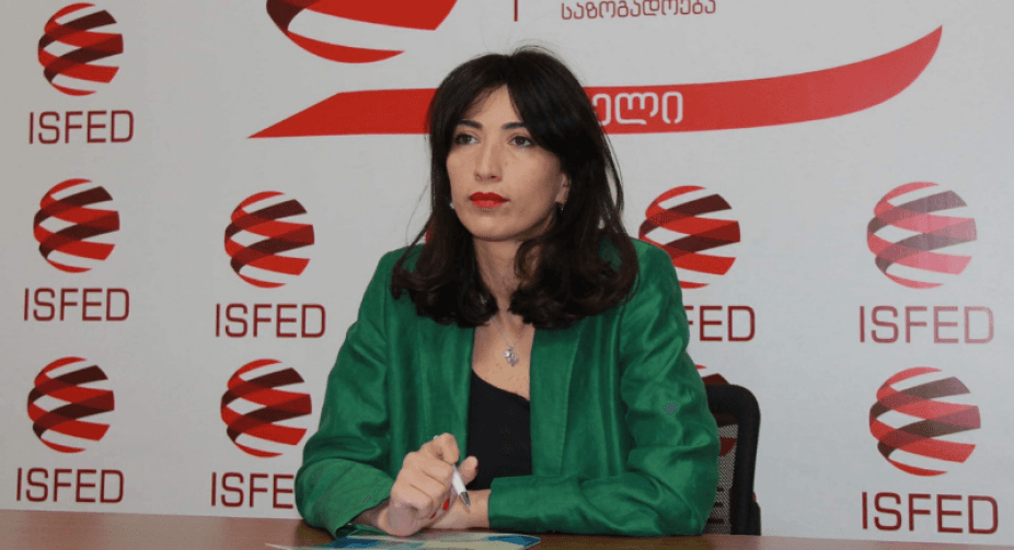 ნინო დოლიძე – საარჩევნო უბნების მიმდებარედ კოორდინატორების მობილიზება შეინიშნება, რომლებიც ამომრჩევლებს აღრიცხავენ