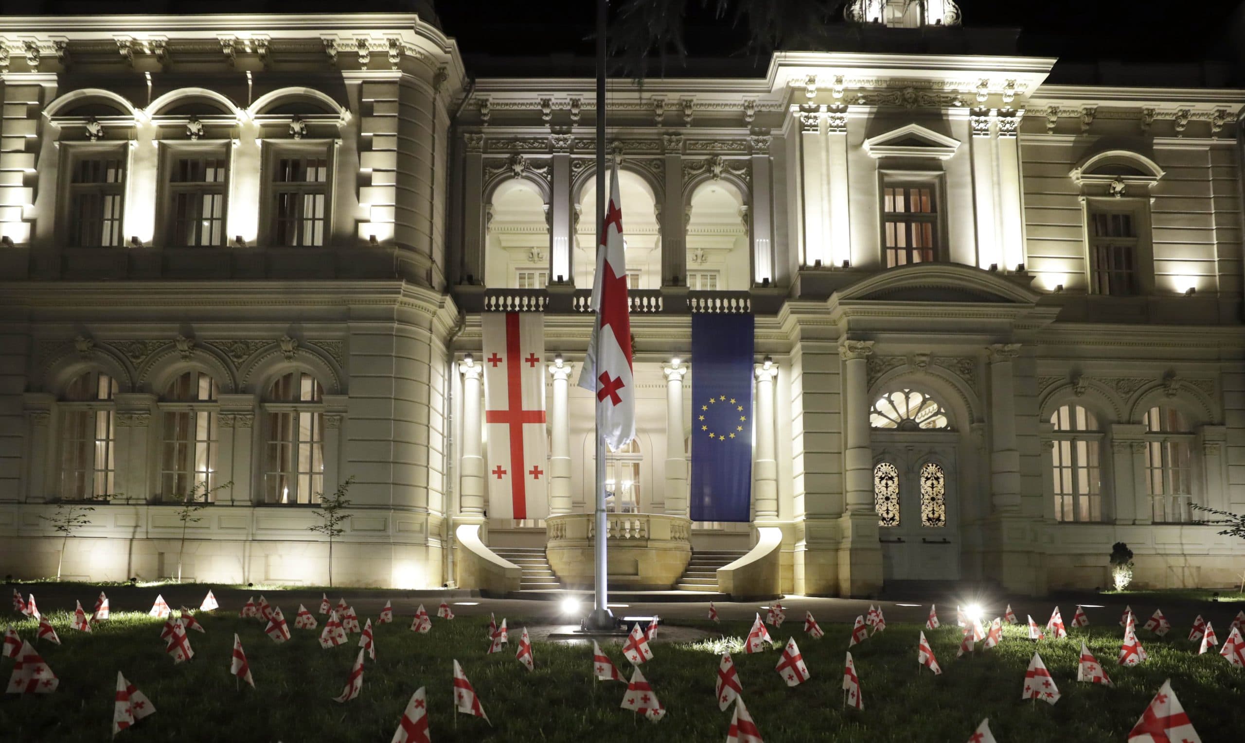 Frontnews image description