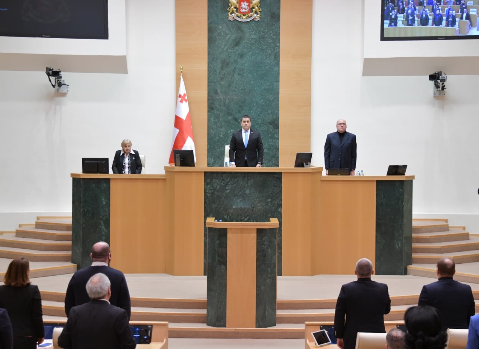 Frontnews image description