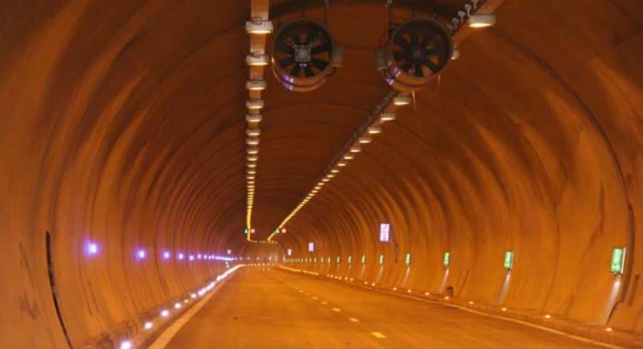 Traffic in the Metekhi tunnel was temporarily restricted