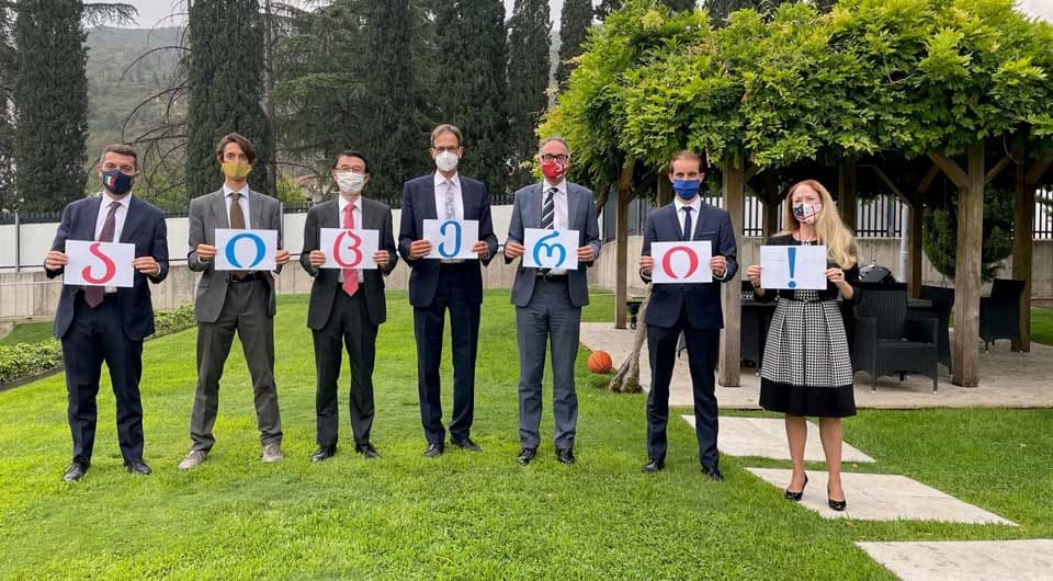 საქართველოში აკრედიტებული ელჩები მოქალაქეებს აცრისკენ მოუწოდებენ