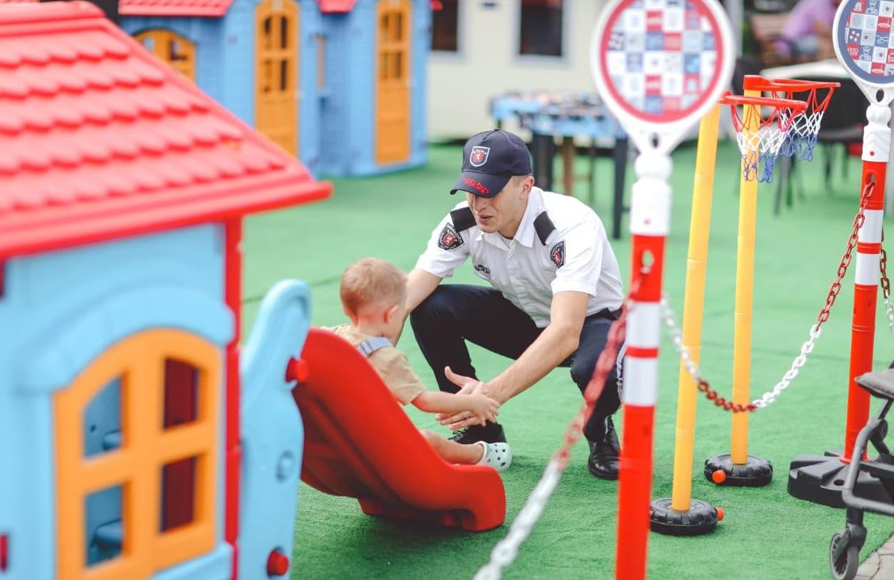 Frontnews image description