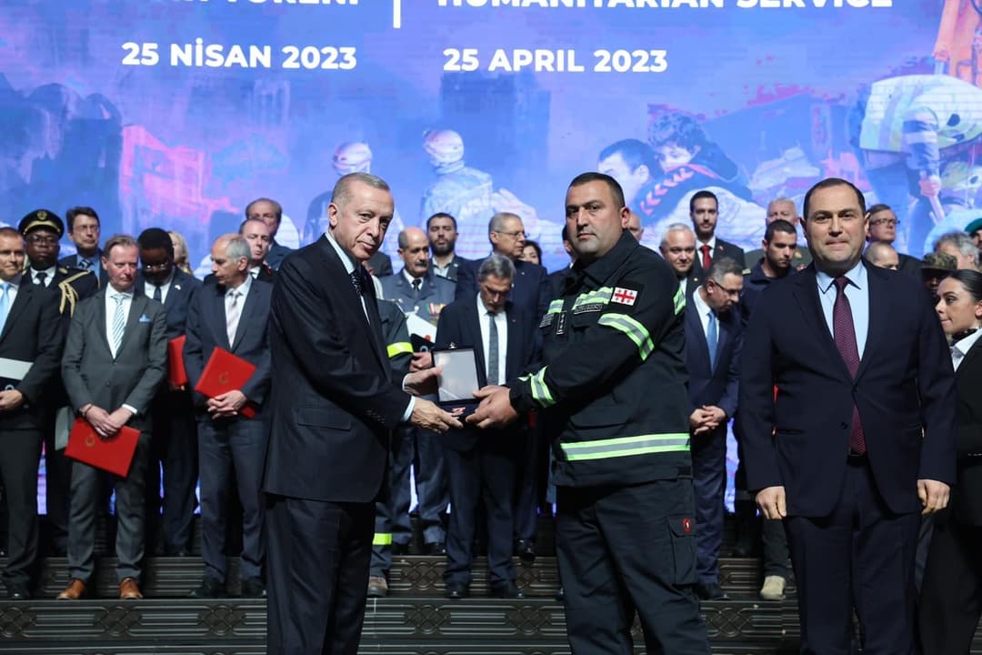 რეჯეფ თაიფ ერდოღანმა სამაშველო ოპერაციაში მონაწილე ქართველი მაშველები დააჯილდოვა