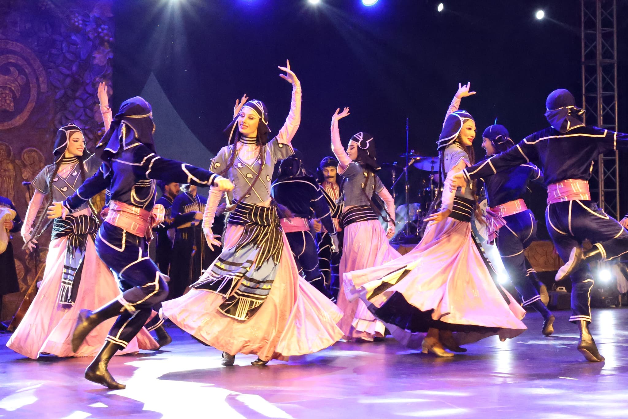 Frontnews image description