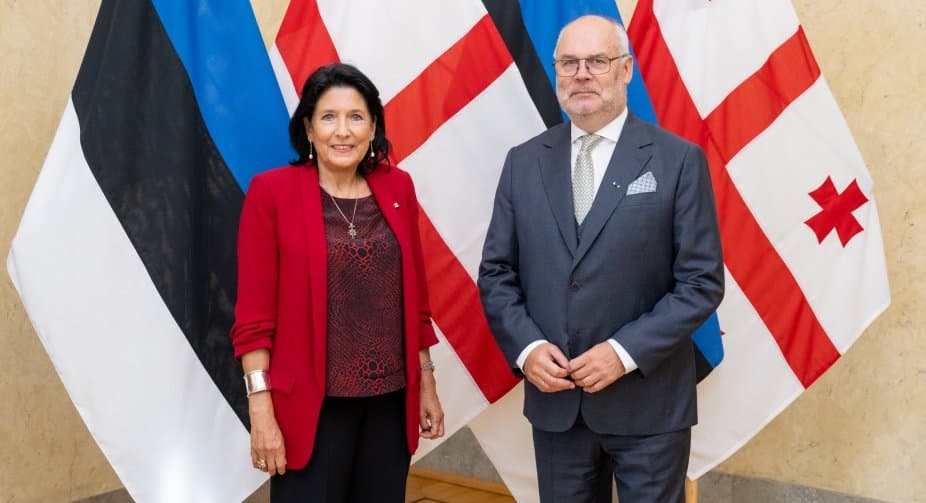 Frontnews image description