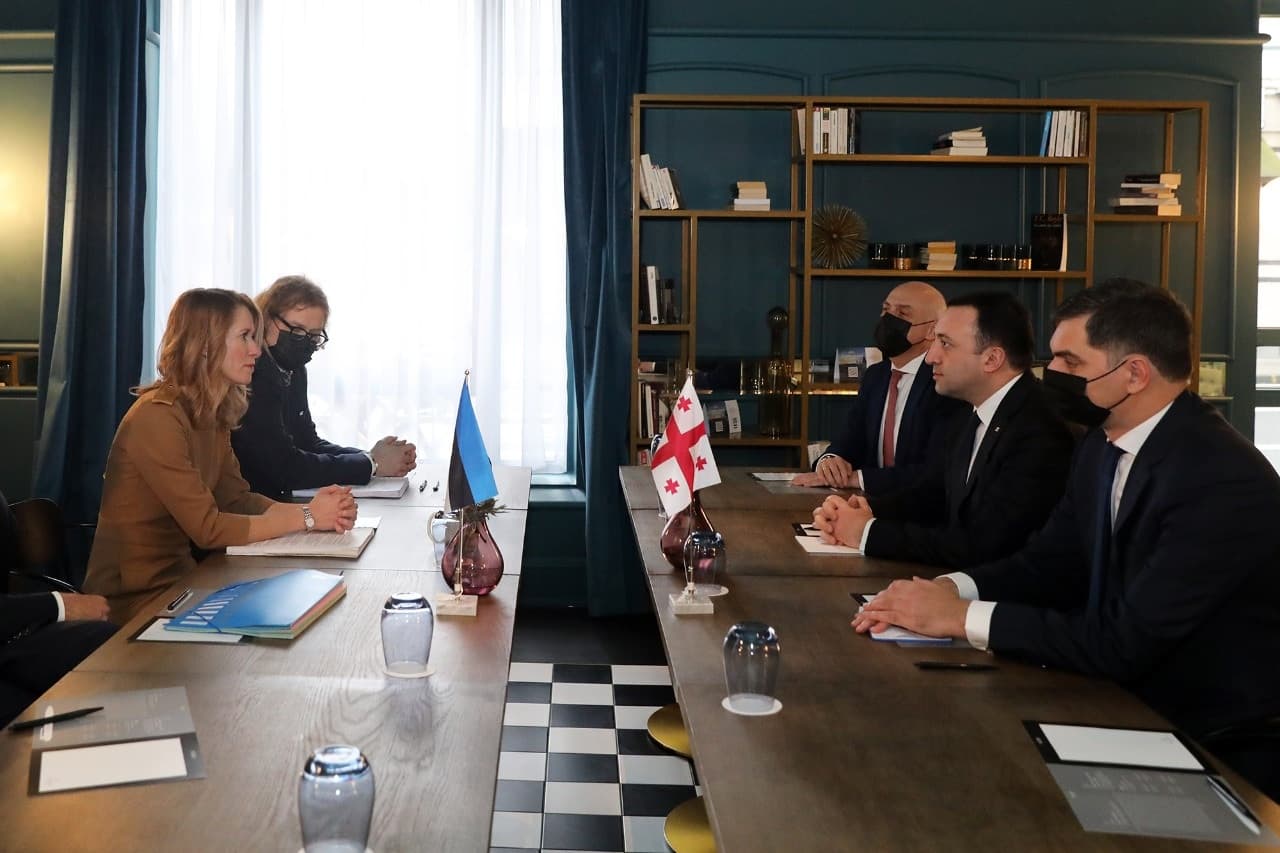 Frontnews image description