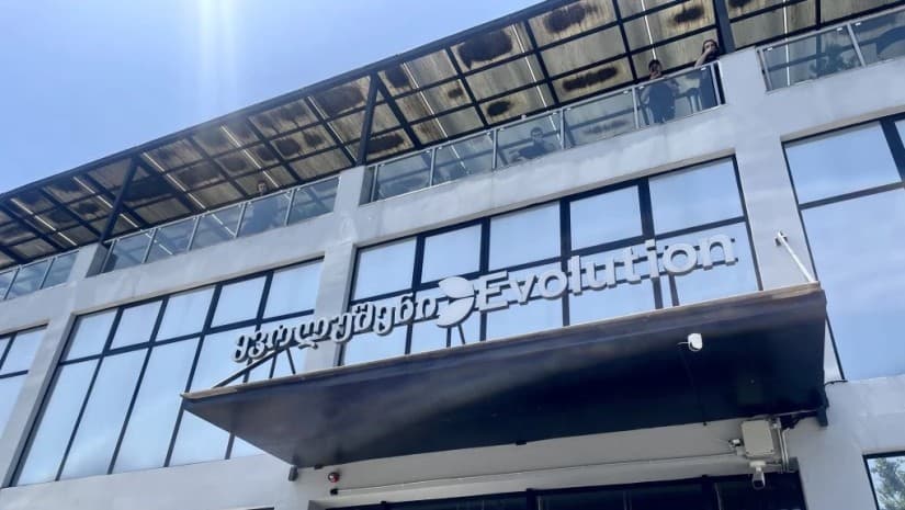 Over 5,000 employees of online casino Evolution Georgia on strike over working conditions