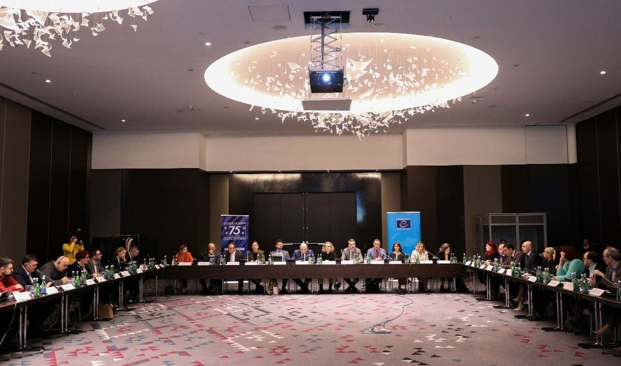 Frontnews image description