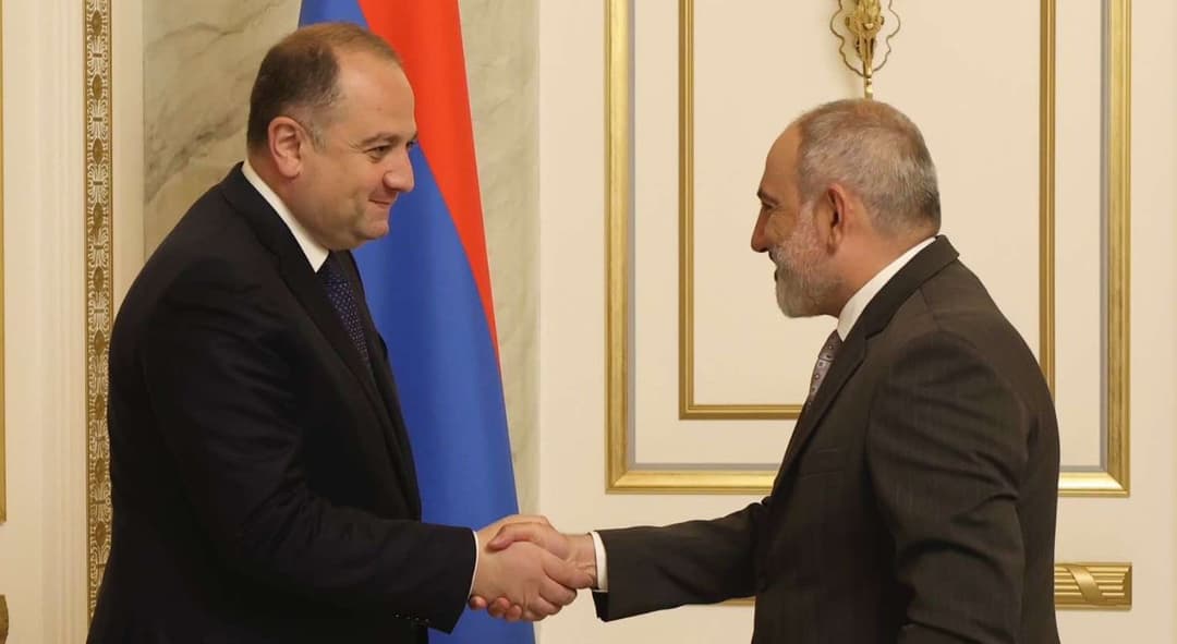 ირაკლი ჩიქოვანი ნიკოლ ფაშინიანს შეხვდა