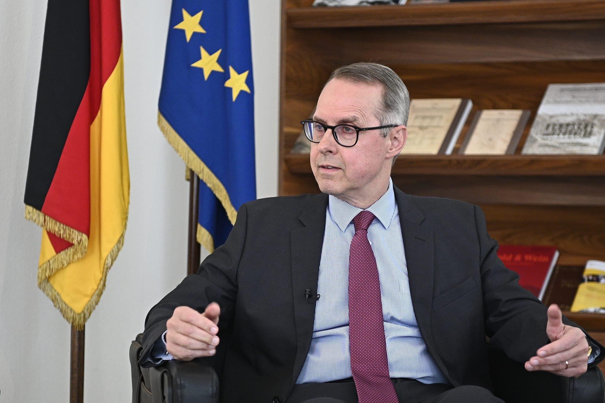 Frontnews image description