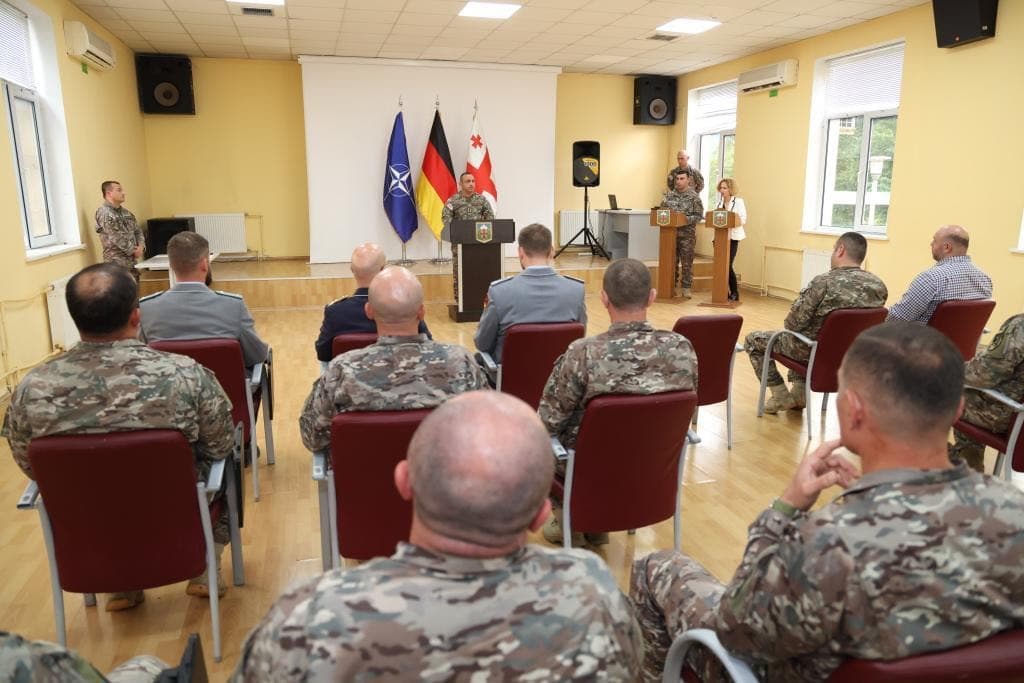 თავდაცვის ძალების წარმომადგენლებისთვის საზოგადოებასთან ურთიერთობის კურსი დასრულდა