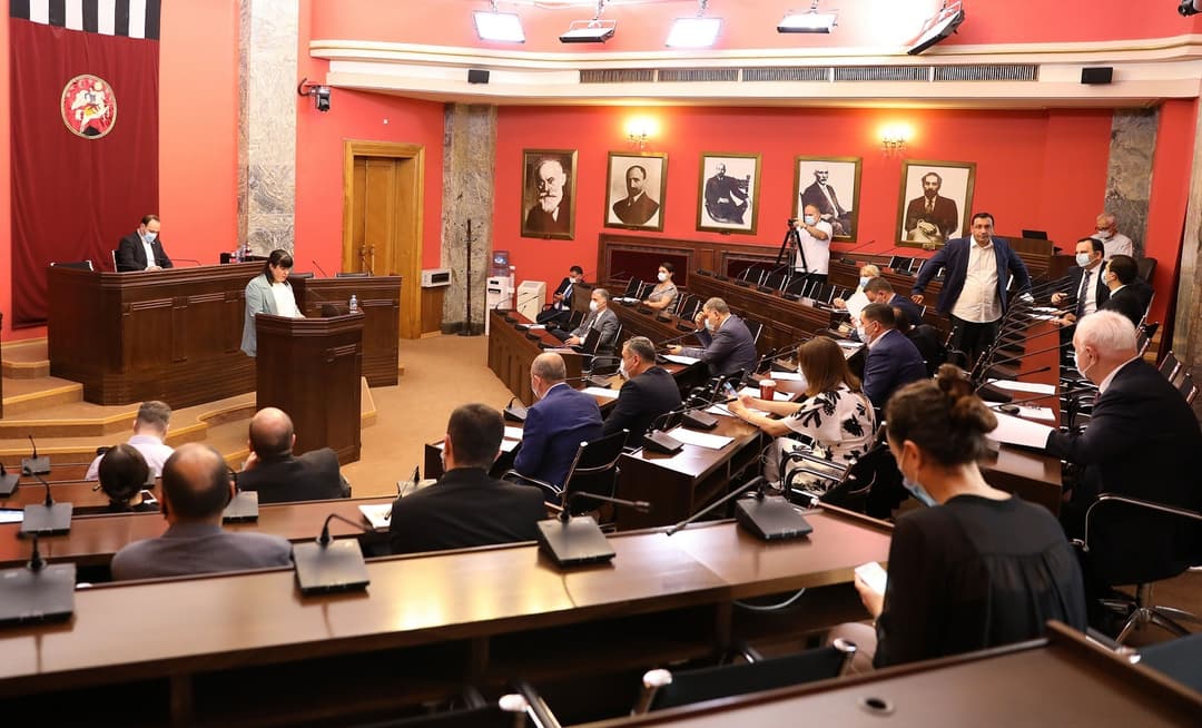 იურიდიულ საკითხთა კომიტეტმა „ნარკოტიკული საშუალებების, ფსიქოტროპული ნივთიერებების, პრეკურსორებისა და ნარკოლოგიური დახმარების შესახებ“ კანონში შესატან ცვლილებებს მხარი დაუჭირა