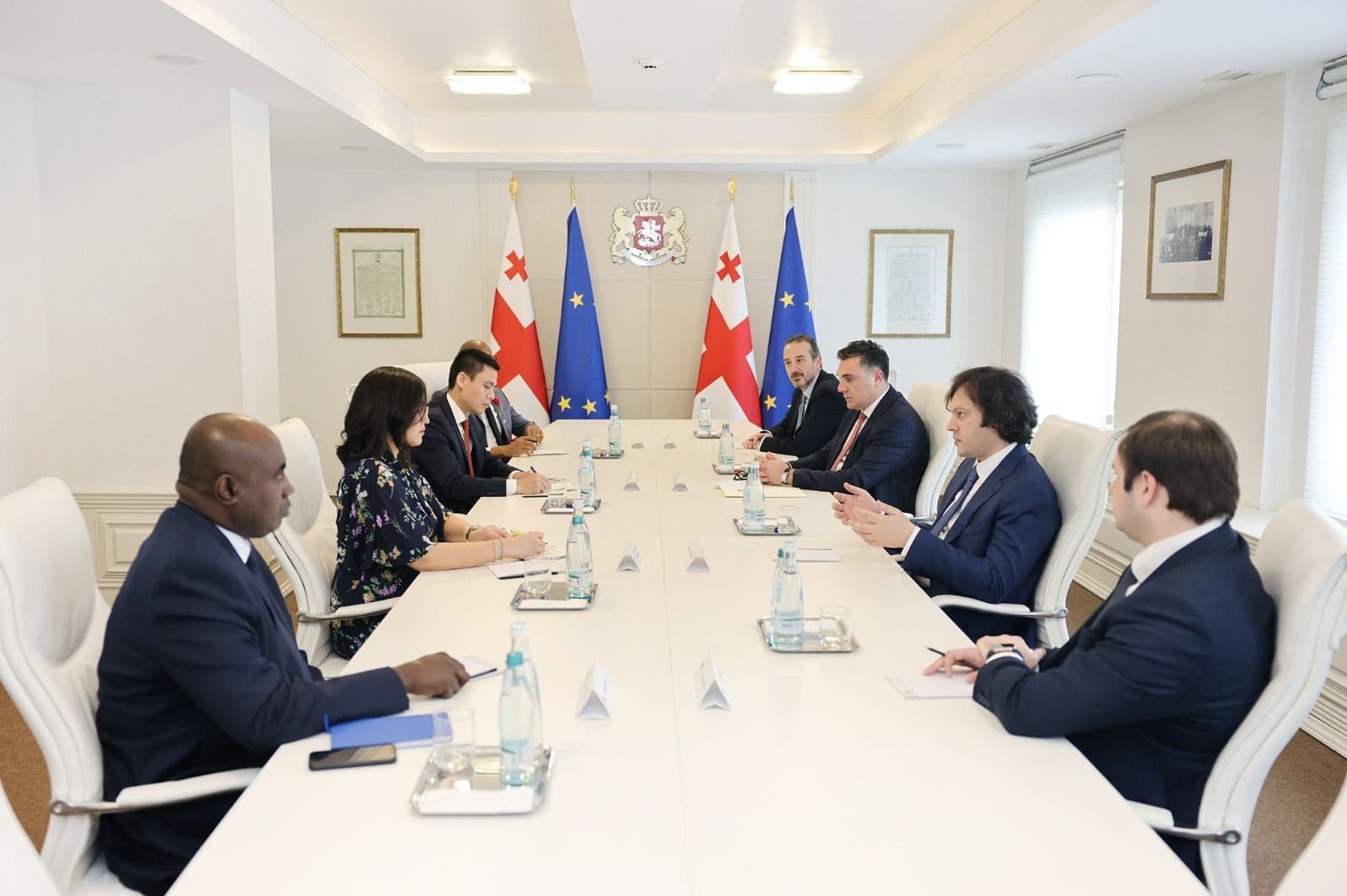 Frontnews image description