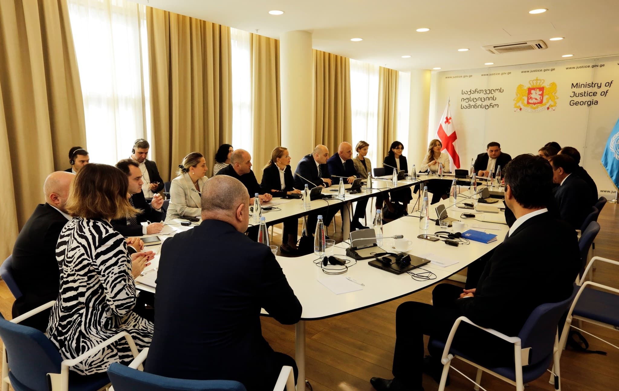 Frontnews image description