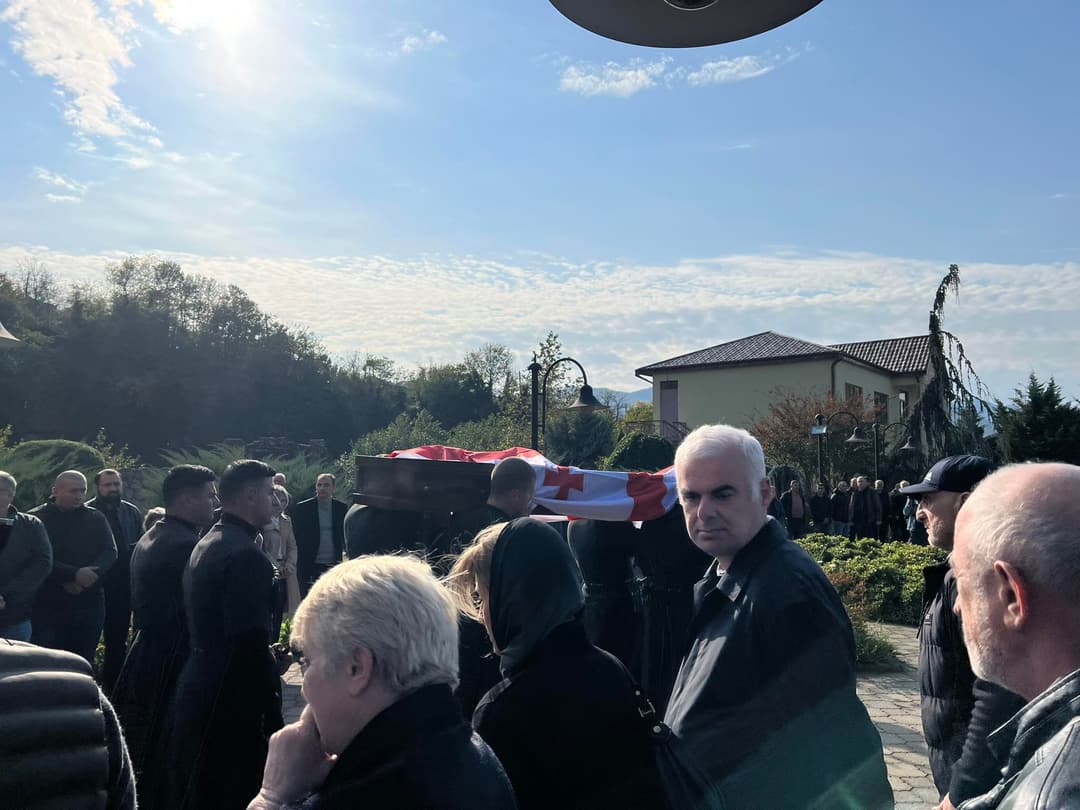 უკრაინაში დაღუპული გუგა გაგნიძე ზესტაფონში სამხედრო პატივით დაკრძალეს