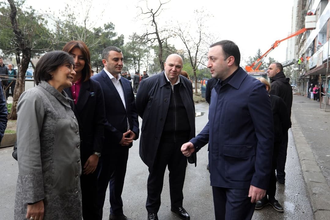 პრემიერ-მინისტრმა რუსთავში, მეგობრობის გამზირის სარეაბილიტაციო პროცესი დაათვალიერა