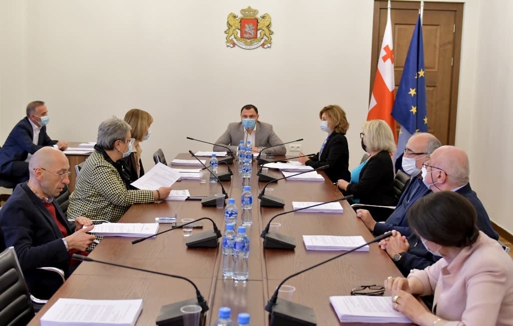 Frontnews image description