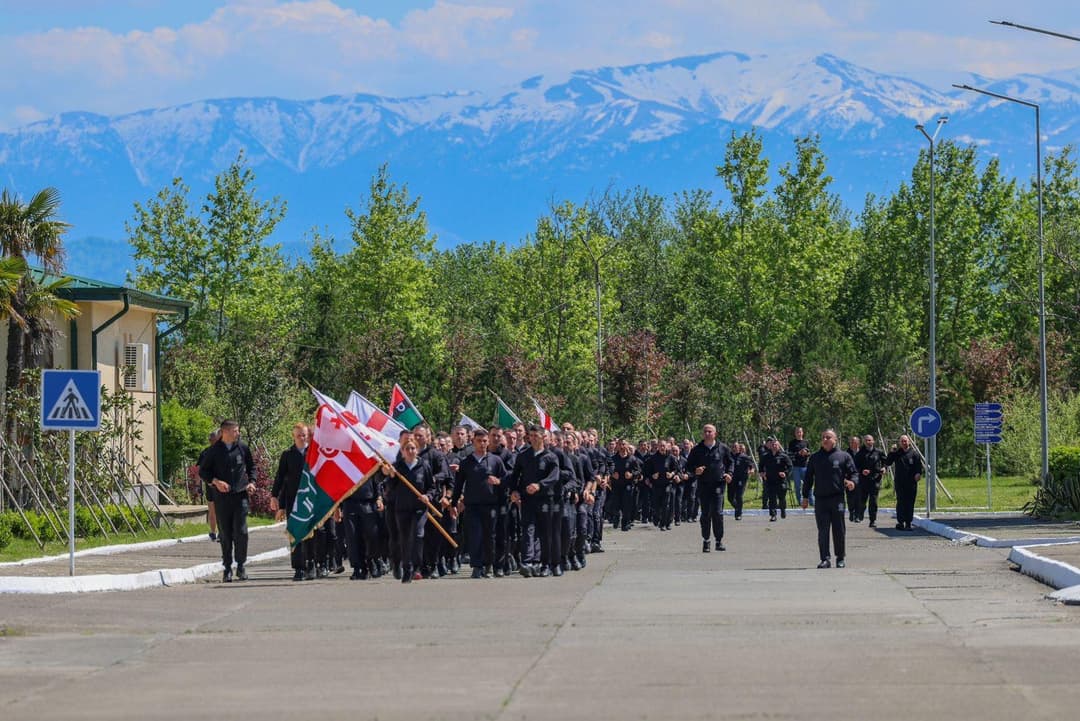 სენაკსა და ქუთაისში სამხედრო მოსამსახურეების გარბენი გაიმართა
