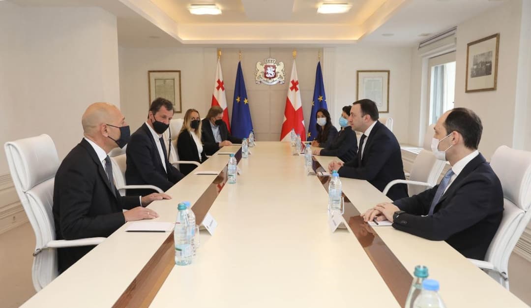 ირაკლი ღარიბაშვილი საერთაშორისო სათხილამურო ფედერაციის გენერალურ მდივანს მიშელ ვიონს შეხვდა