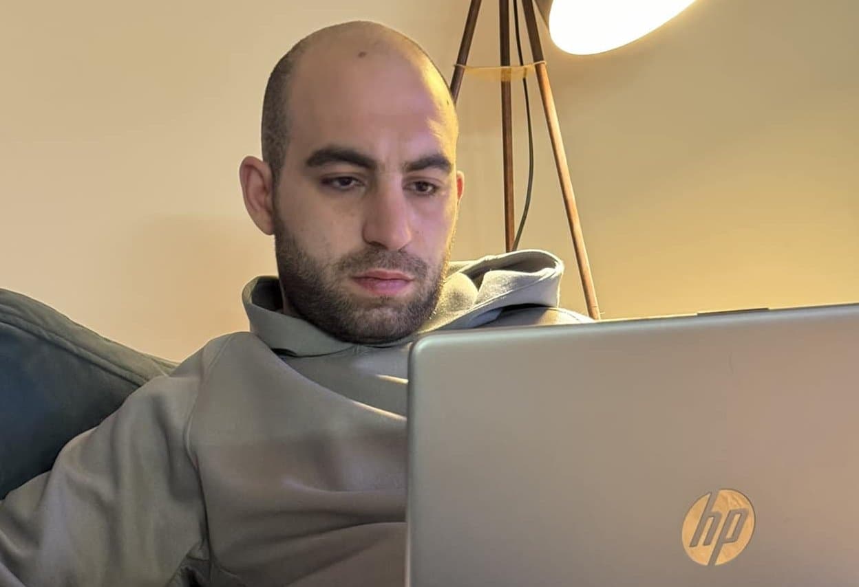 Frontnews image description