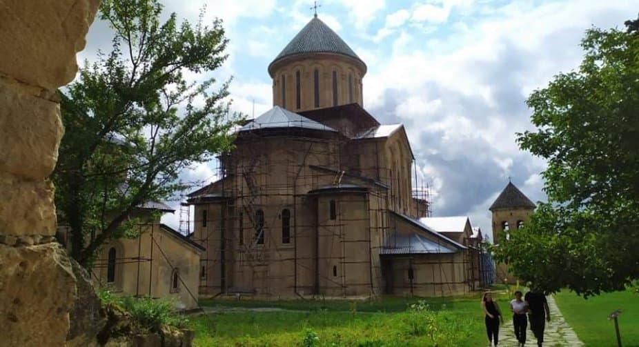 გელათი დამთვალიერებლებისა და მომლოცველებისთვის ისევ დაკეტილია