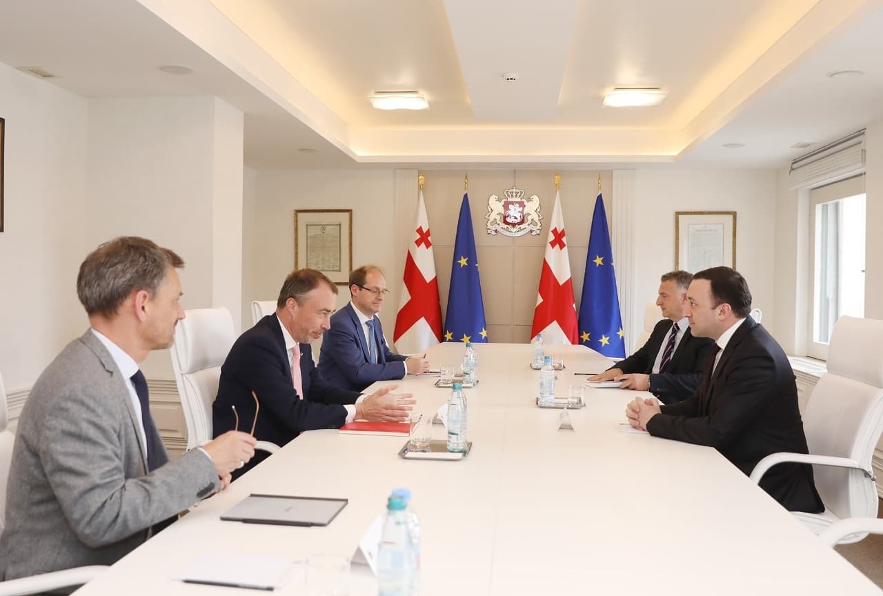 Frontnews image description