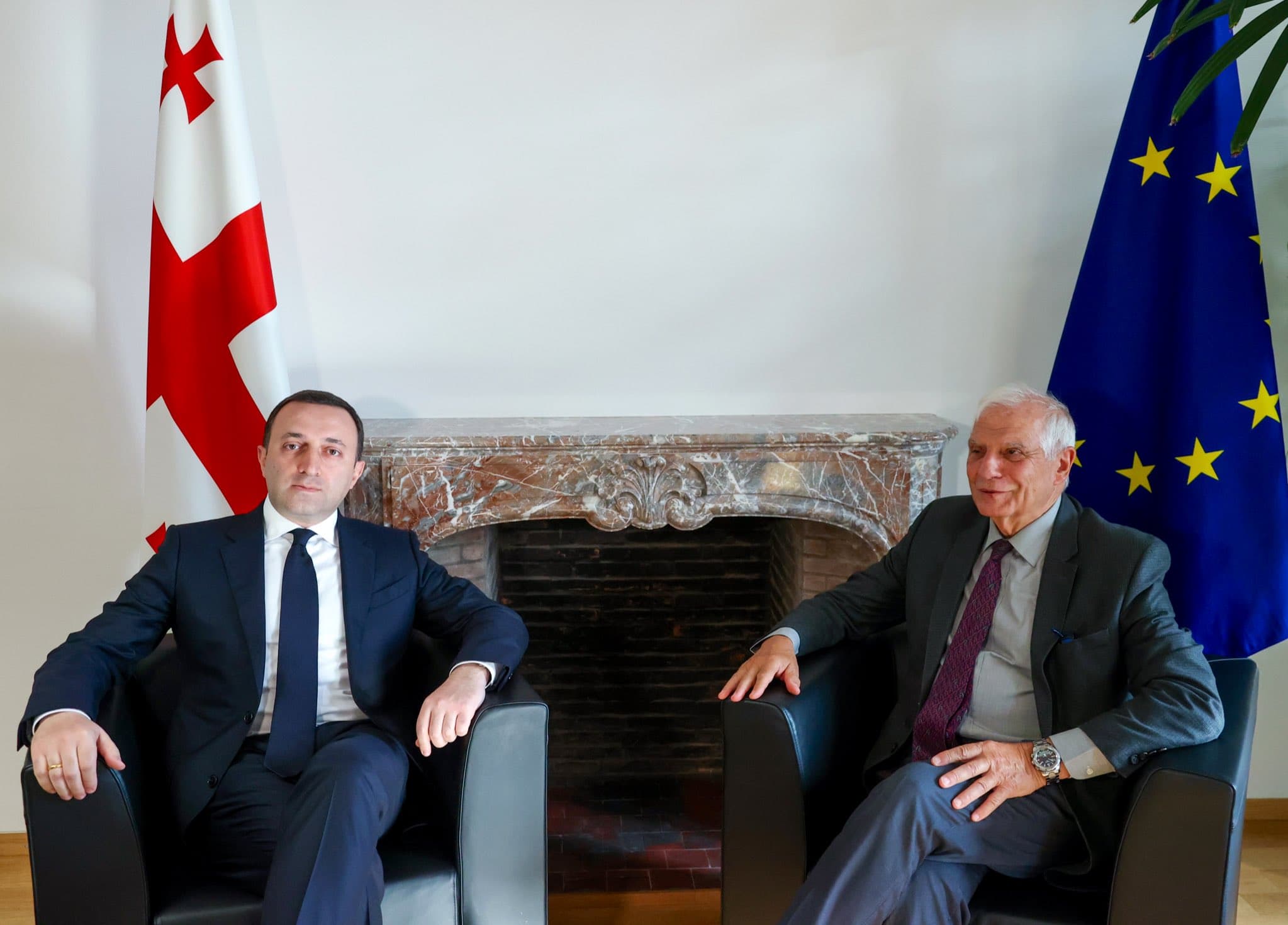 Frontnews image description