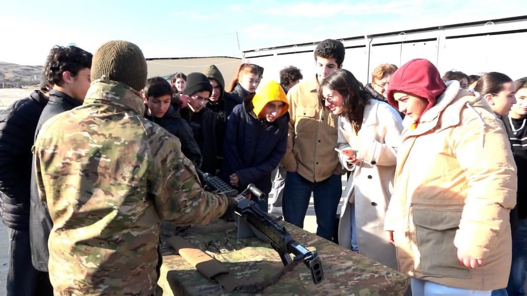 გორის სამხედრო ბაზაზე სკოლის მოსწავლეებისთვის ღია კარის დღე გაიმართა