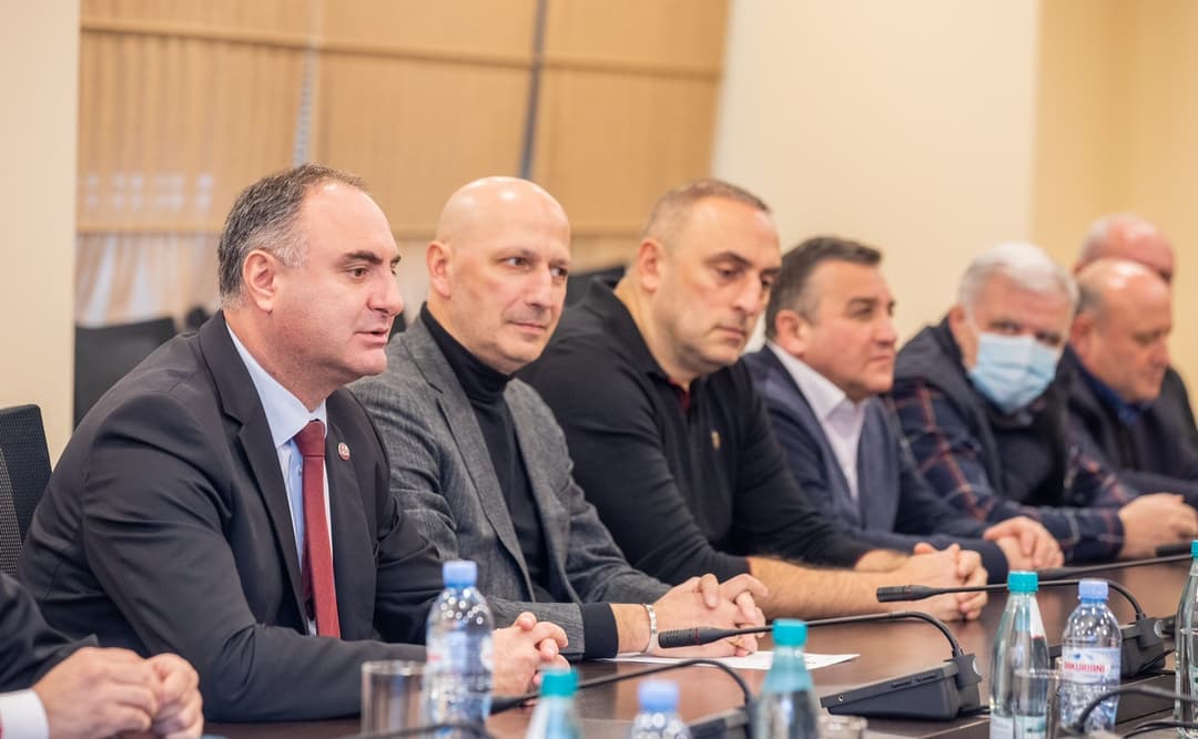 თავდაცვის სამინისტროში სხვადასხვა რელიგიური კონფესიის წარმომადგენლებთან თავდაცვის ახალი კოდექსის პროექტი განიხილეს