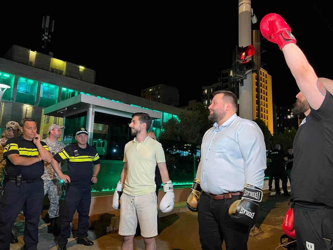 Frontnews image description