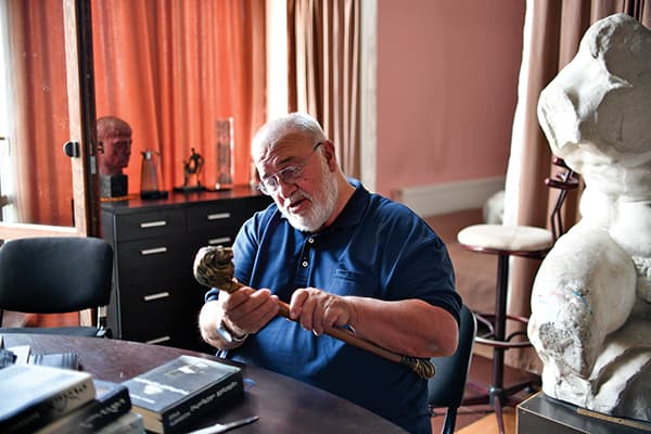 Frontnews image description