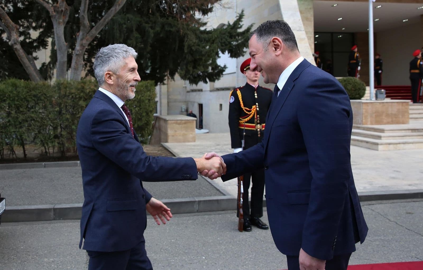 Frontnews image description