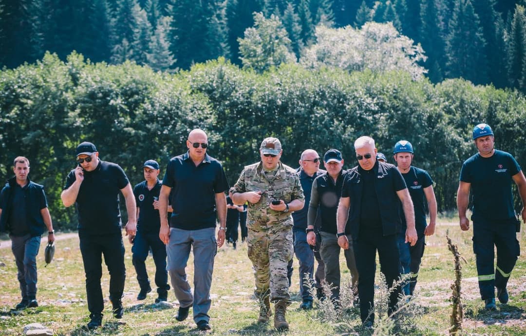 ვახტანგ გომელაური ონში, სტიქიის ზონაში ჩავიდა და მიმდინარე სამუშაოებს ადგილზე გაეცნო