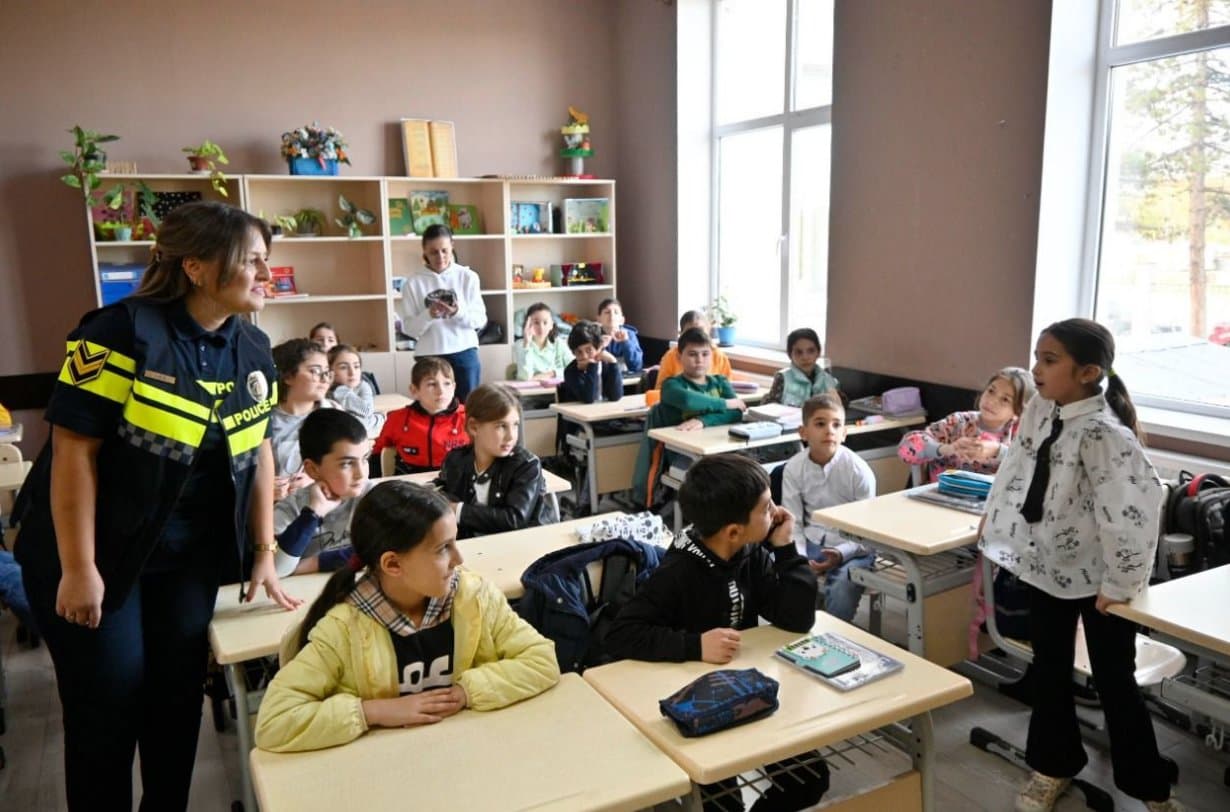 Frontnews image description