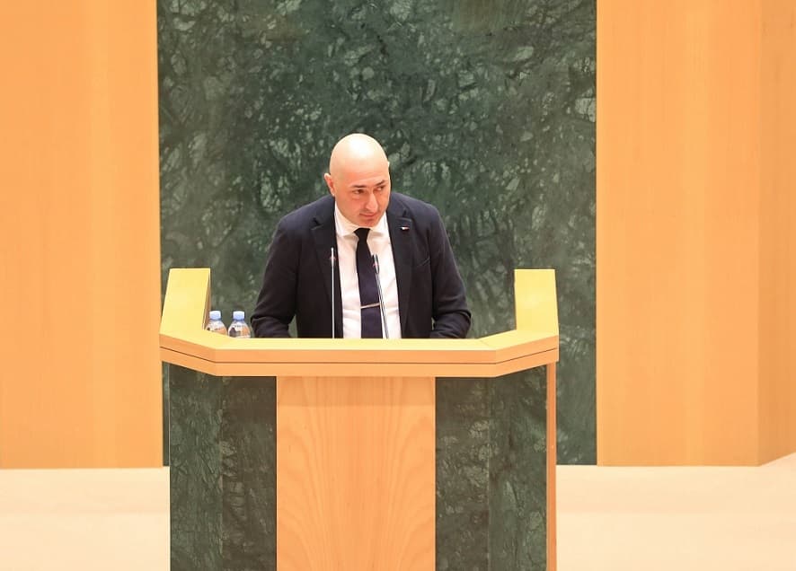 პარლამენტი “საავტომობილო ტრანსპორტის შესახებ“ კანონში შესატან ცვლილებებზე მუშაობს