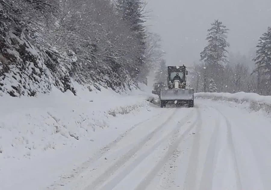 რთული მეტეოროლოგიური პირობების გამო საავტომობილო გზებზე შეზღუდვები მოქმედებს
